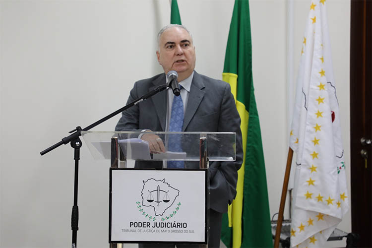 Ex-presidente do TJ muda de lado e suspende acórdão sobre adicional a servidores estaduais